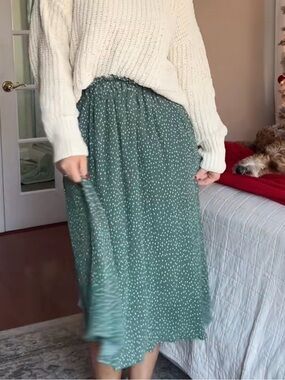 Green Polka Dot Midi Skirt with Elastic Waist